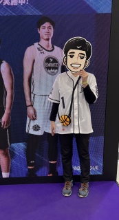 �����͉w�̃I�[���X�^�[���ɗ���