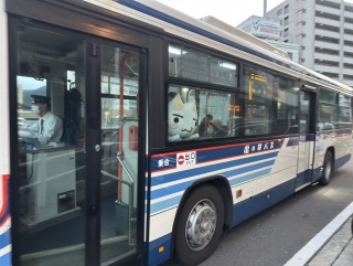 �ʕ{�w����🚌