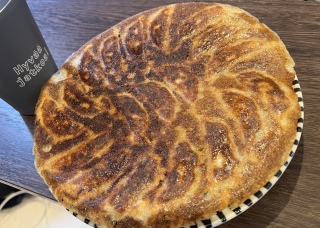 �������L�q🥟